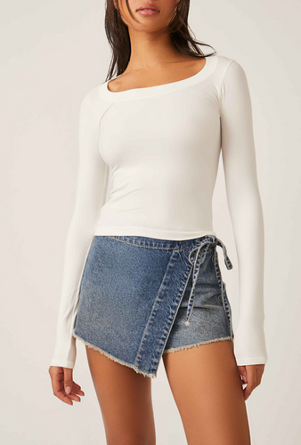 Long Sleeve Scoop Neck Top
