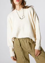 Load image into Gallery viewer, Oversized Crew Neck Knit Sweater
