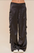 Load image into Gallery viewer, Wide Leg Cargo Pants