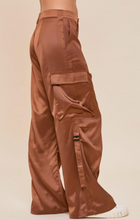 Load image into Gallery viewer, Wide Leg Cargo Pants