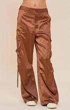 Load image into Gallery viewer, Wide Leg Cargo Pants
