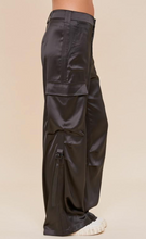 Load image into Gallery viewer, Wide Leg Cargo Pants