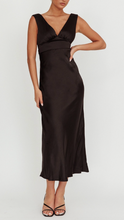 Load image into Gallery viewer, V Neck Bow Back Midi Dress