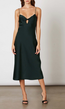 Load image into Gallery viewer, Sleeveless Twist Front Keyhole Midi Dress