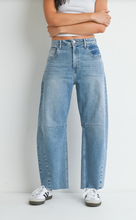 Load image into Gallery viewer, Raw Hem Barrel Jeans