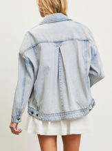 Load image into Gallery viewer, Drop Shoulder Back Pleated Denim Jacket