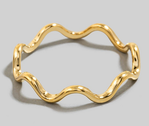 Minimalist Wavy Band Ring