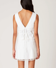 Load image into Gallery viewer, Plunge V Neck Linen Scalloped Trim Top