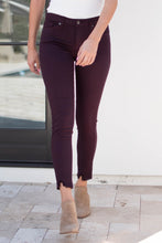 Load image into Gallery viewer, Maroon 5 Pocket Distressed Hem Skinny Stretch Jean