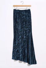 Load image into Gallery viewer, Crushed Velvet Slip Maxi Skirt