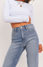 Load image into Gallery viewer, Full Length Straight Leg Jeans
