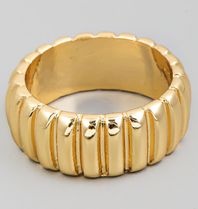 Metallic Ribbed Fashion Ring
