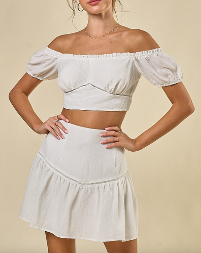 Off Shoulder Trim Detailed Crop Top