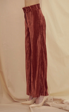 Load image into Gallery viewer, Wrinkle Velvet Wide Leg Pants