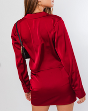 Load image into Gallery viewer, Satin Cropped Button Down Top