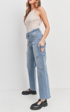 Load image into Gallery viewer, High Waisted Cargo Straight Leg Jeans
