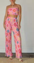 Load image into Gallery viewer, High Waisted Floral Plisse Pants