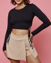 Load image into Gallery viewer, Long Sleeve Side Cut Out Crop Top