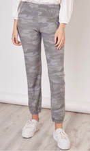 Load image into Gallery viewer, Camo Elastic Waistband Jogger Sweatpants