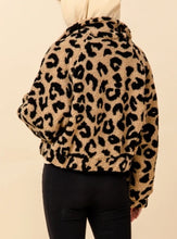 Load image into Gallery viewer, Leopard Kangaroo Pocket Zipper Teddy Coat