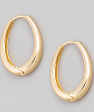 Load image into Gallery viewer, Oval Hoop Earrings