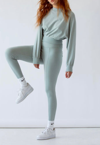 Crew Neck Raglan Crop Sweatshirt